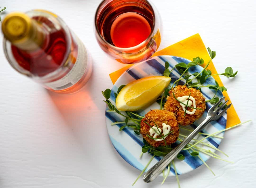 Crab Cakes and White Zinfandel